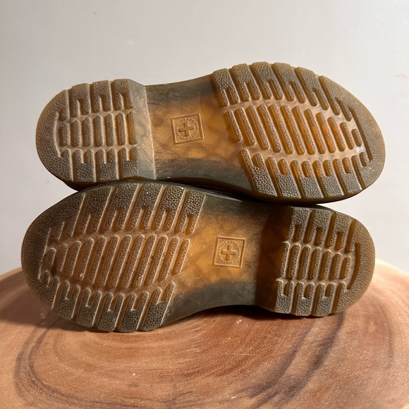 Dr. Martens | Big Kids Boots - Picture 4 of 6